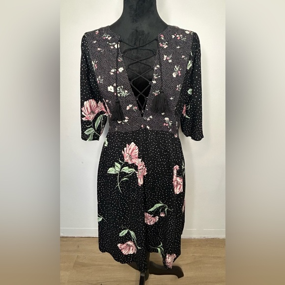 Xhilaration Women’s Sm Floral Dress - Picture 6 of 9